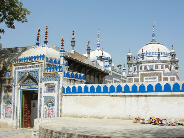 Description: The Shaikh Birkhio shrine complex.