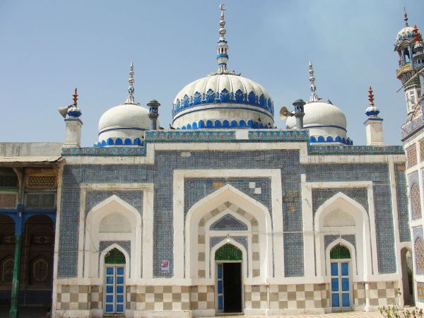 Description: The three-domed mosque adjacent to the tomb.