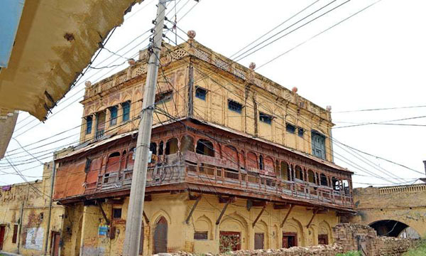 Description: One of the Maari (grand house) built by a Sikh family before partition. — Photos by the writer