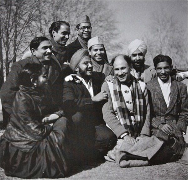 Description: In happier days - writers Navtej Singh, Khwaja Ahmed Abbas, Rajinder Singh Bedi, Somnath Zutshi and others in Srinagar, 1947 - Photograph by Madanjeet Singh