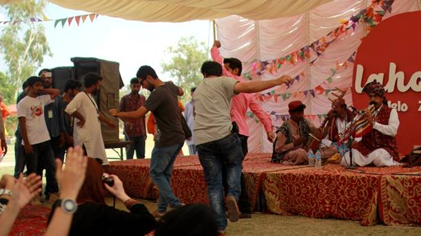 Description: Spontaneous dance circles broke out at Lahooti Mela