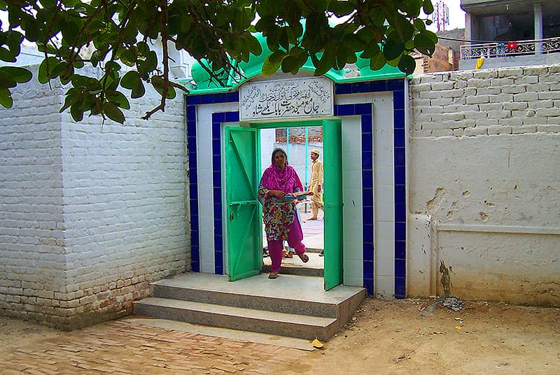 Description: Entrance to the Baba Bulleh Shah mosque at Amar Sidhu village.