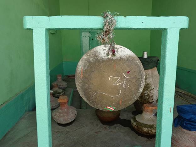 Description: The bell that is rung at the time of Pooja.