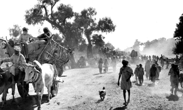 Description: Refugees during Partition | Photo courtesy: Wikimedia Commons