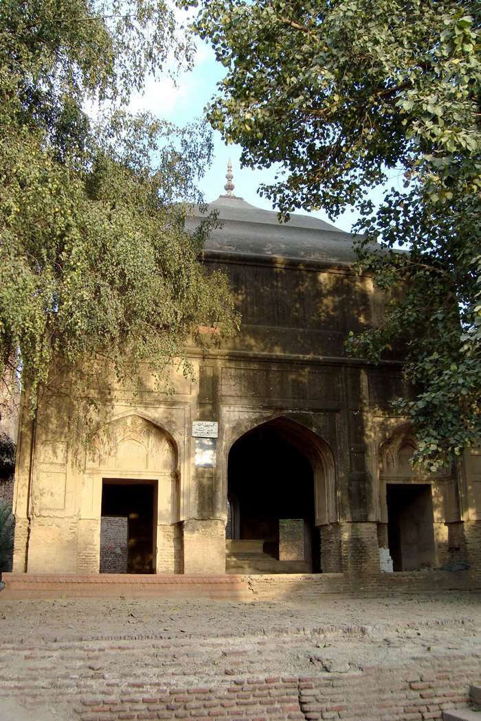 Description: The purported tomb of Zeb-un-Nisa in Lahore.