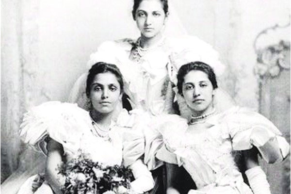 Description: Debutants at Buckingham Palace (1894)