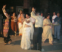 Description: http://www.apnaorg.com/articles/birinder-7/images/temp/punjabi-wedding.%20i.jpg