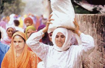 Mela mood dominates as devotees make their way to Damdama Sahib.