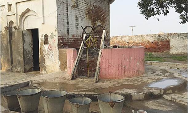 Description: Puran’s Well outside Sialkot city.