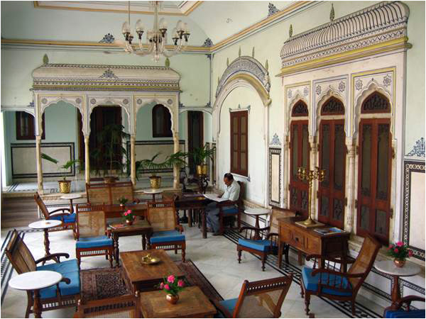 Description: The lounge at Mubarak Haveli