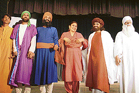 Madiha Gohar of the Ajoka Theatre gives introduction of the artistes after their performance at Amritsar.