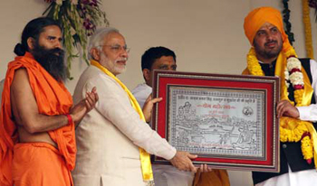 Description: PM <a href='http://indiatoday.intoday.in/people/narendra-modi/17737.html'>Narendra Modi</a> felicitates Bhagat Singhâ€™s kin in Delhi.