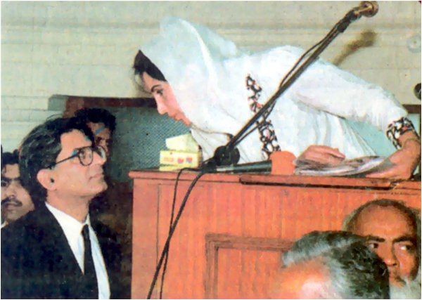 Description: With Benazir Bhutto in court, 1997