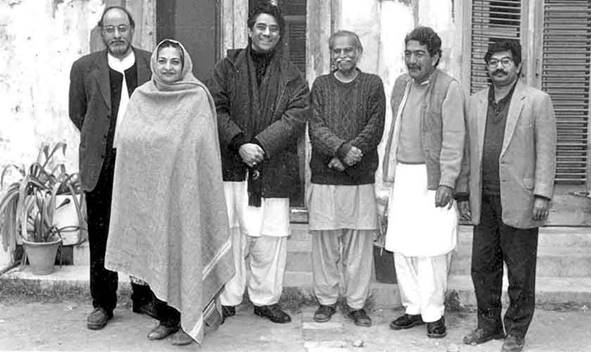 Description: Some members of Sangat at 49 Jail Road, Lahore, 1998. (From left to right) Amarjit Chandan, Samina Hassan Khalid Busra (late) Najam Hosin, Anwar Ch (late) and the author. ---- Image by Shahid Mirza