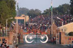 100,000 Pakistanis visited India in 2005