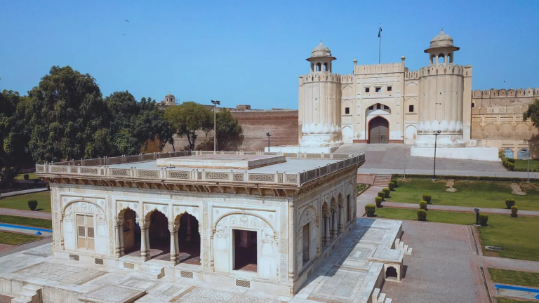 Migrant Minds And Making Of Lahore Intellectual Modernity