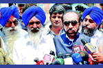 4 Hundred Sikhs on Aniversory of Ranjid Singh